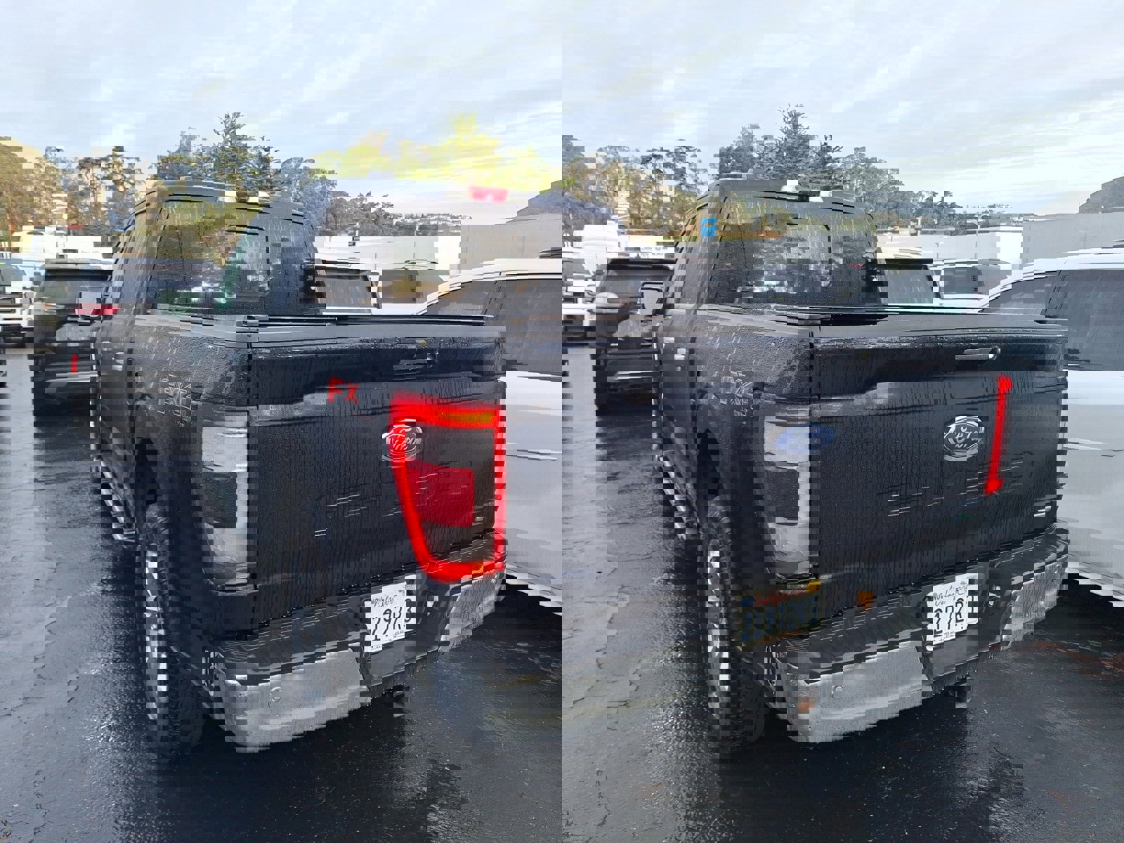 Used 2022 Ford F150 Lariat w/ Max Trailer Tow Package image 4