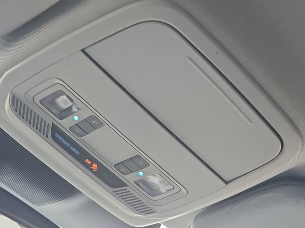 Used 2022 Ford Explorer XLT w/ Equipment Group 202A image 32