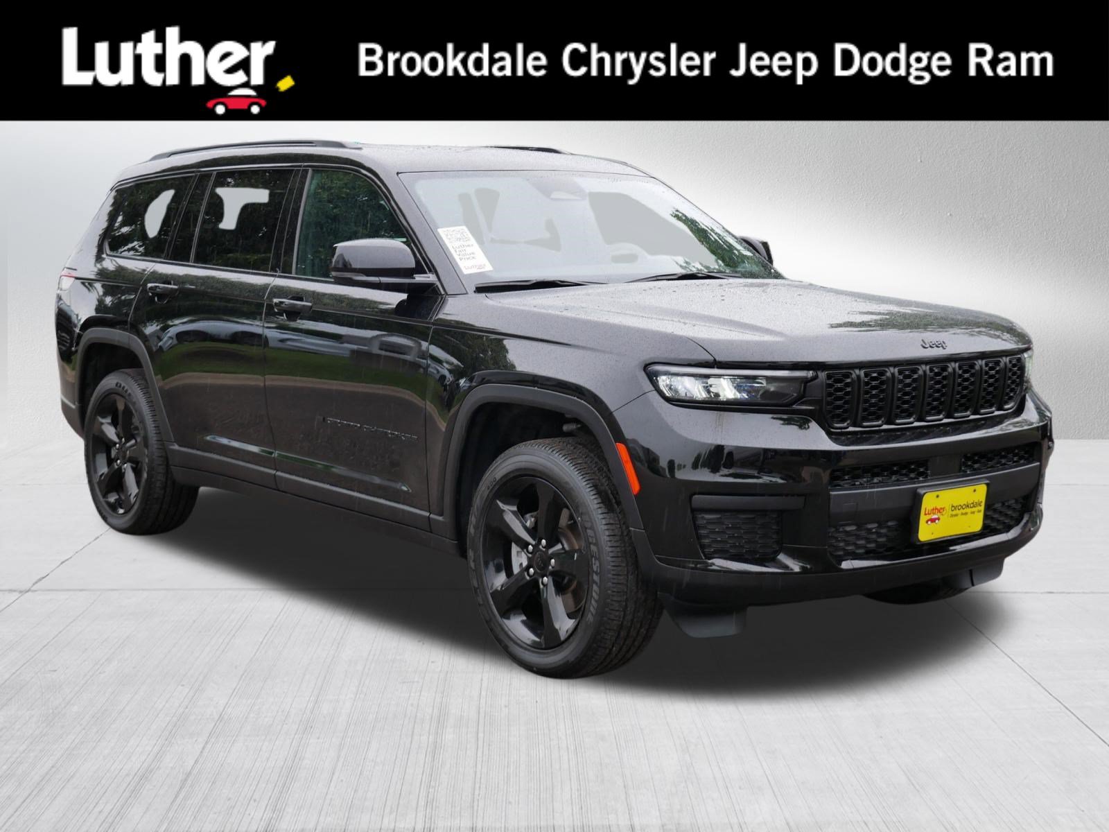 Used 2025 Jeep Grand Cherokee L Altitude AWD/4WD image 1