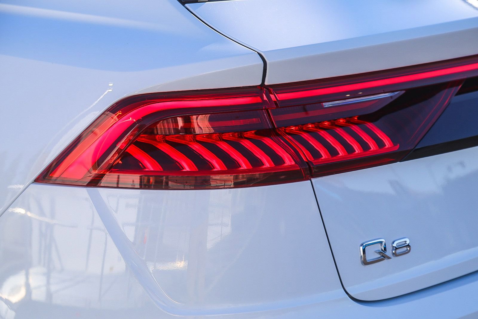 Used 2023 Audi Q8 Premium image 8