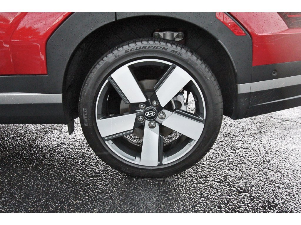 Used 2025 Hyundai Santa Fe Limited AWD/4WD image 33