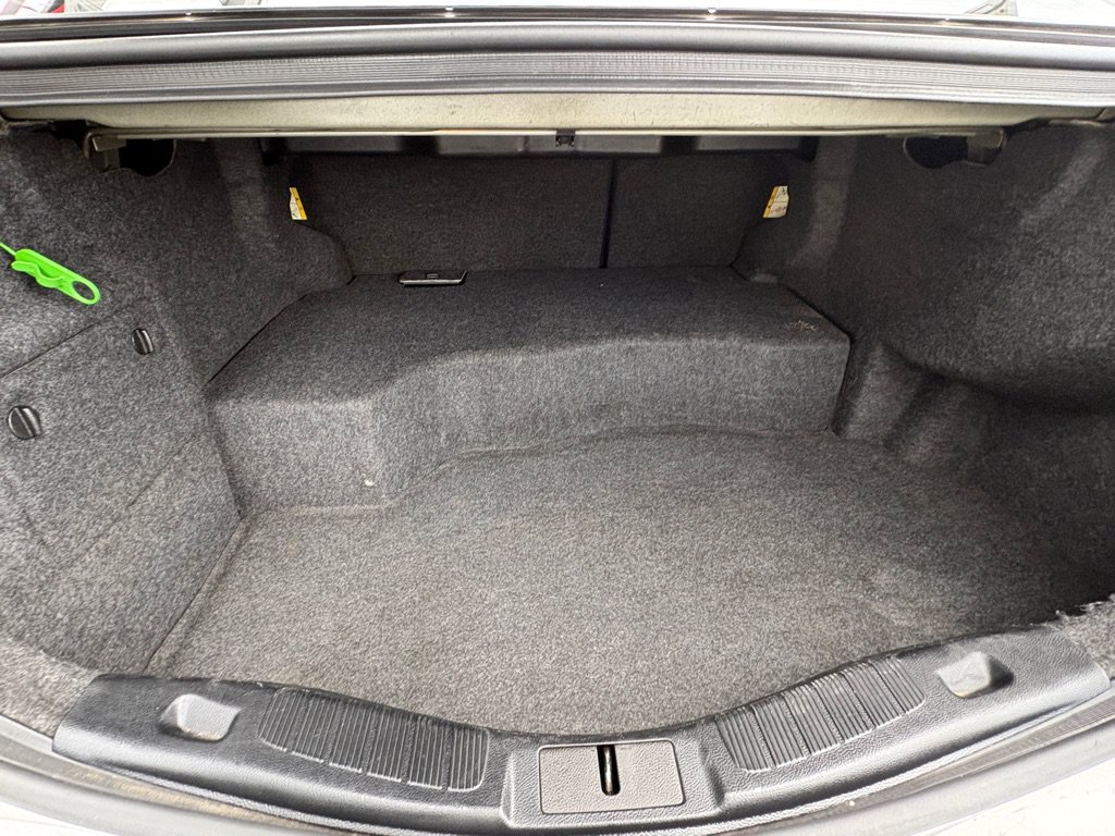 Used 2019 Ford Fusion SE FWD image 13