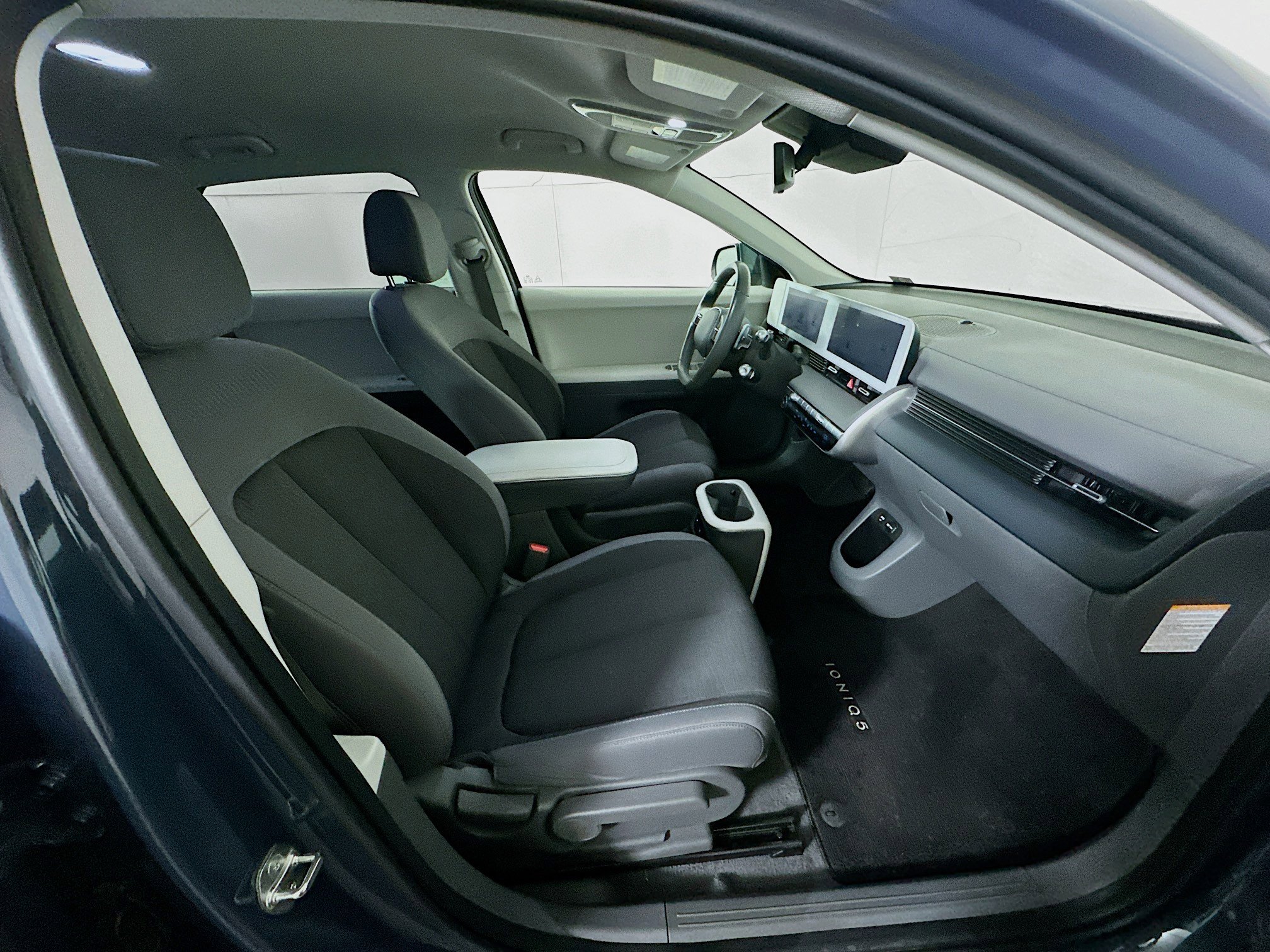 Used 2024 Hyundai Ioniq 5 SEL RWD image 33