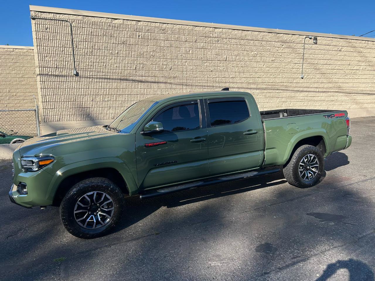 Used 2022 Toyota Tacoma TRD Sport w/ Technology Package AWD/4WD image 8