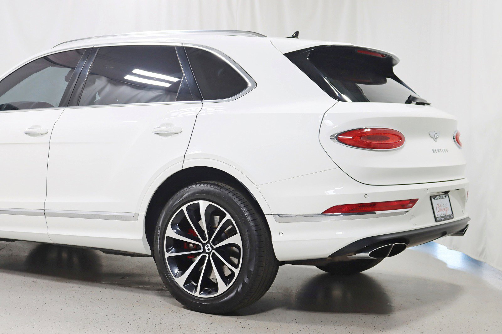 Used 2022 Bentley Bentayga image 11