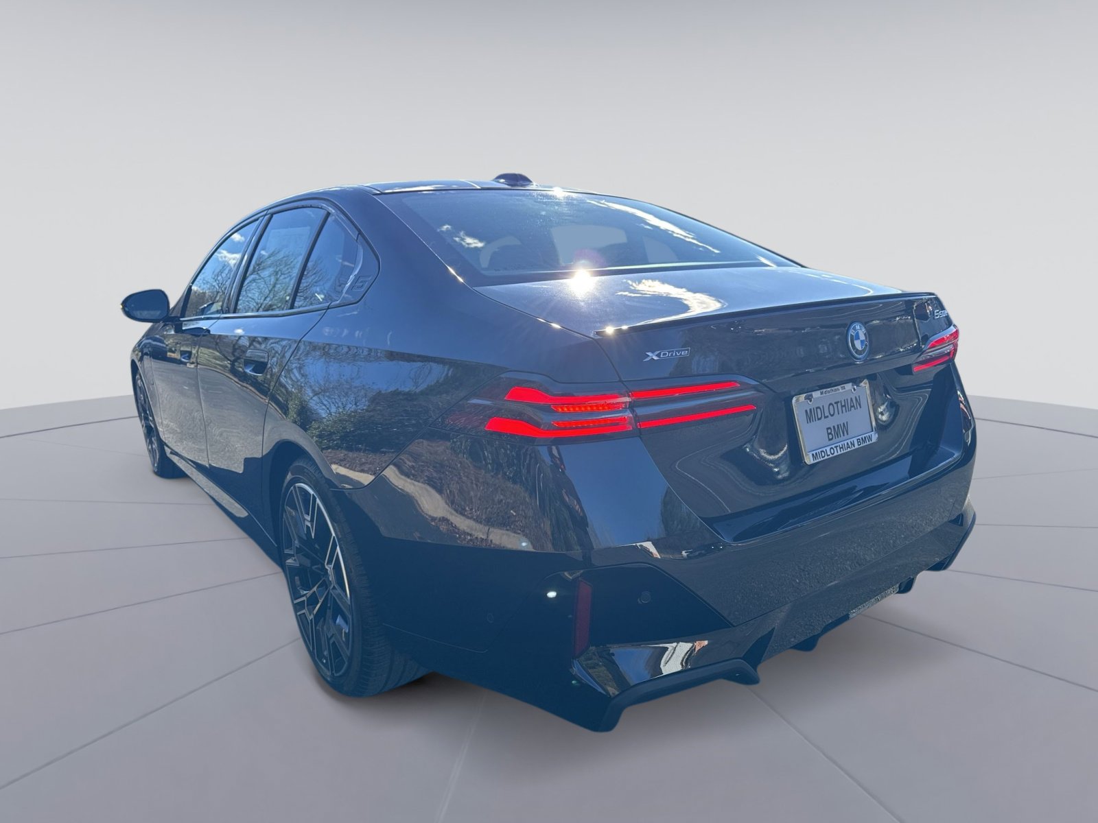New 2026 BMW 550e xDrive w/ Executive Package image 27