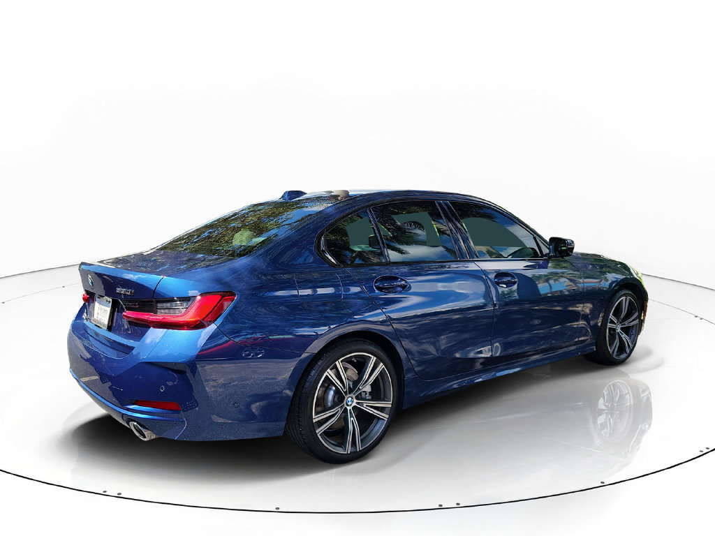 Used 2023 BMW 330i Sedan w/ Parking Assistance Package RWD image 4