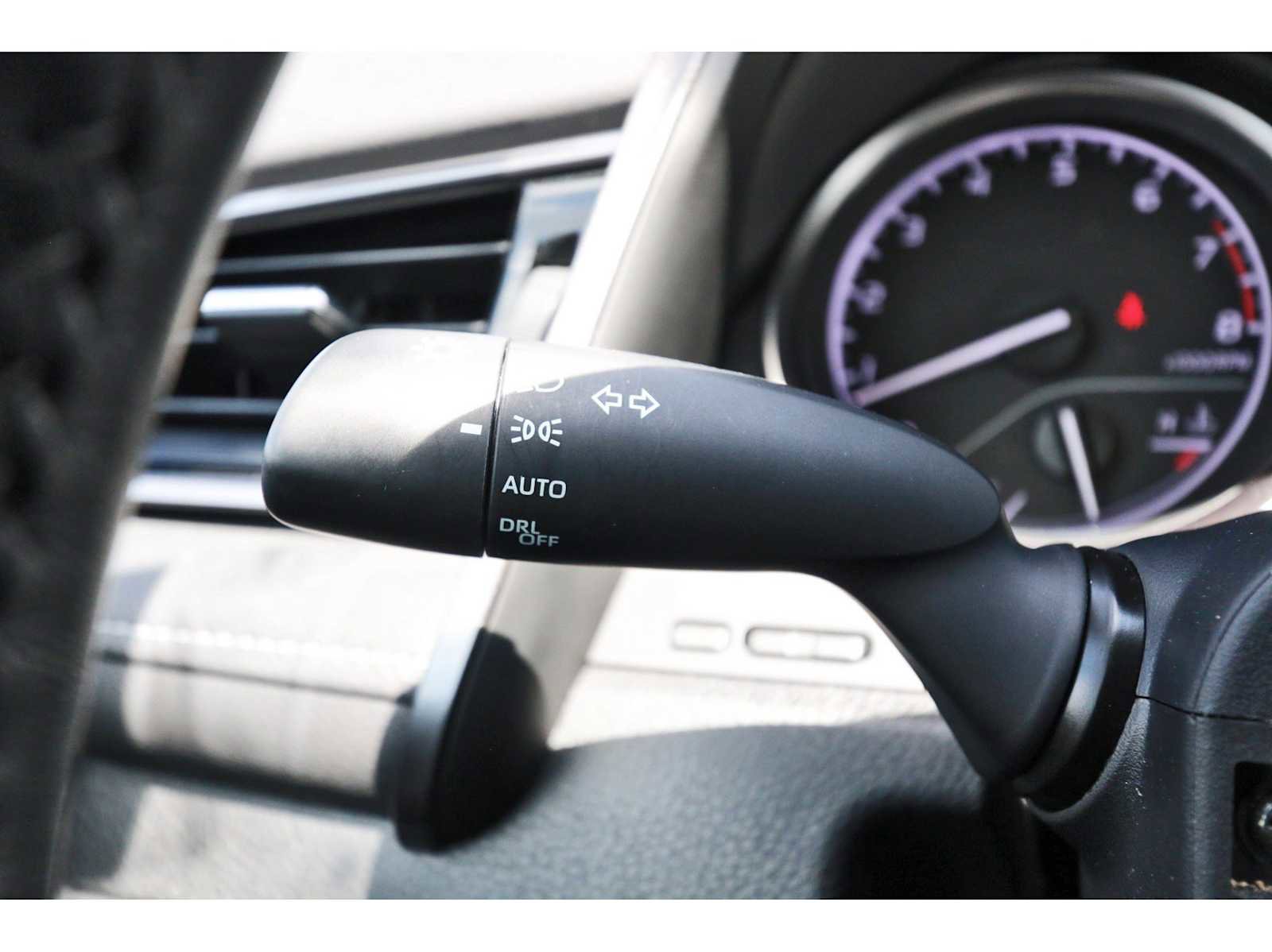 Used 2023 Toyota Camry SE image 17