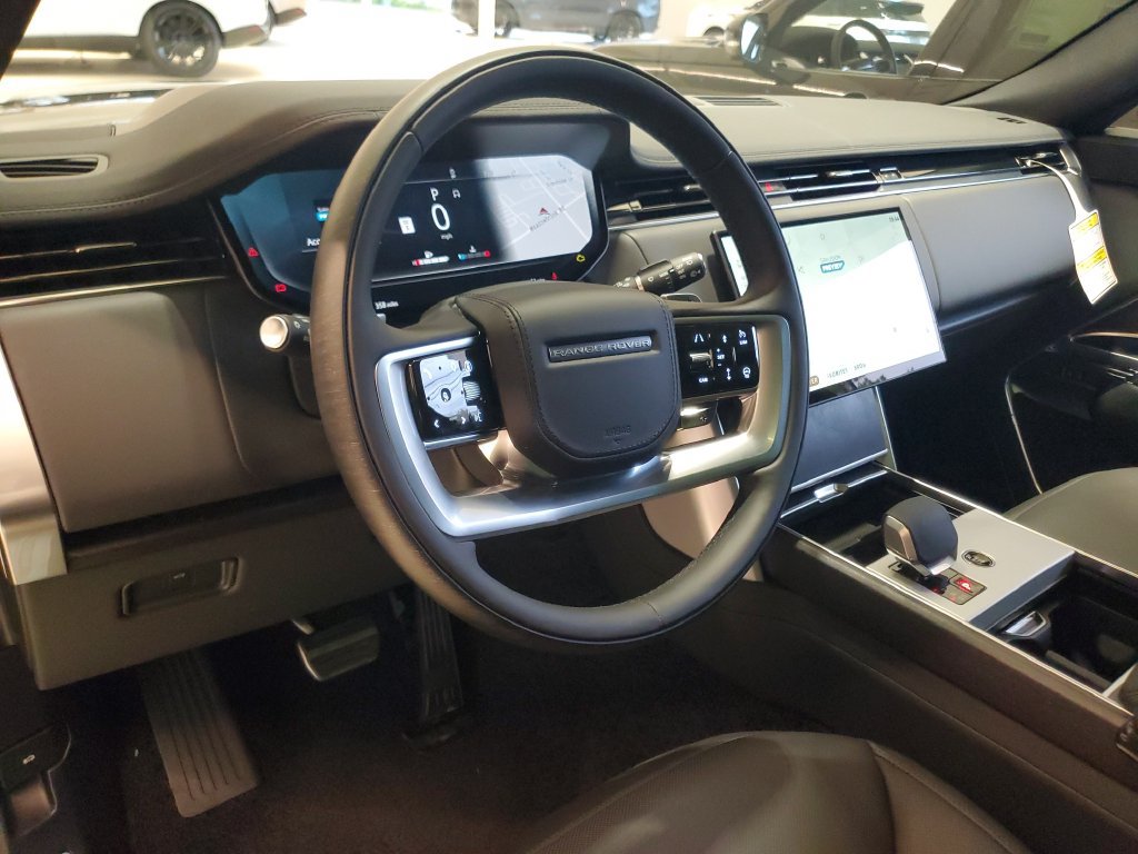 New 2026 Land Rover Range Rover Long Wheelbase SE AWD/4WD image 13