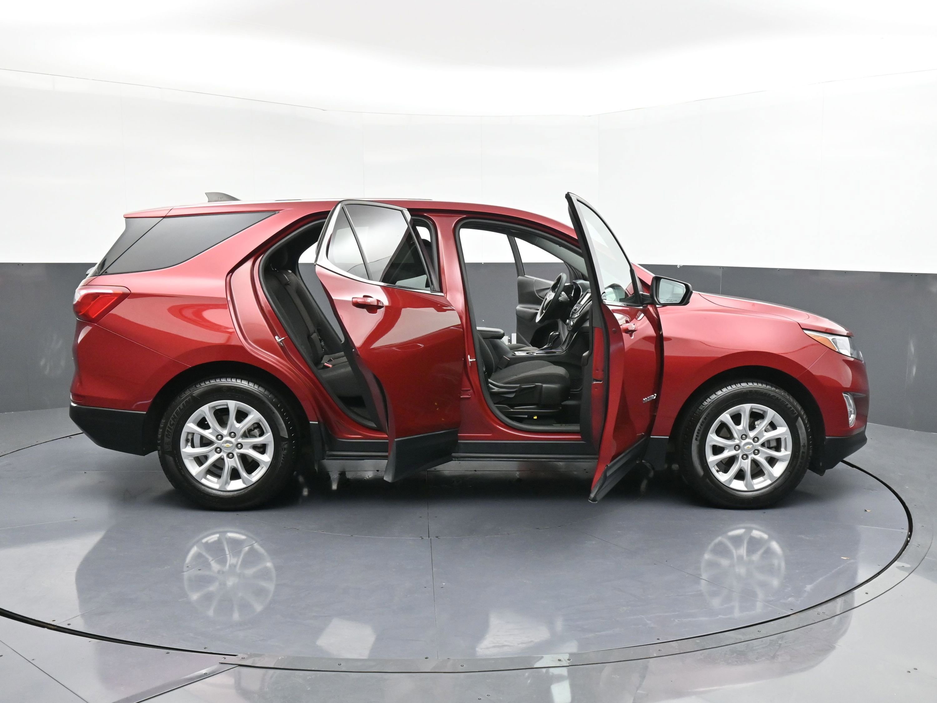 Used 2018 Chevrolet Equinox LT image 41