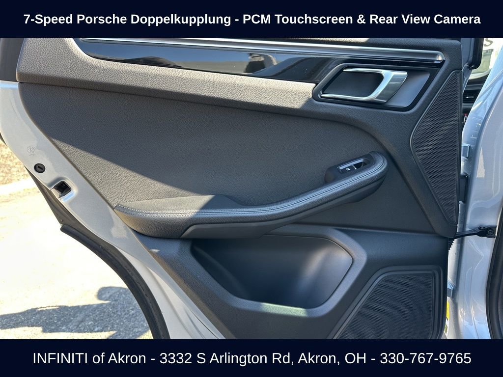 Used 2017 Porsche Macan AWD/4WD image 33