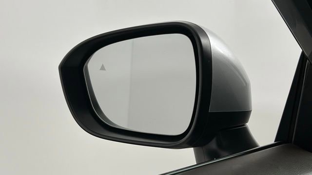 Used 2023 Nissan Rogue SV image 39