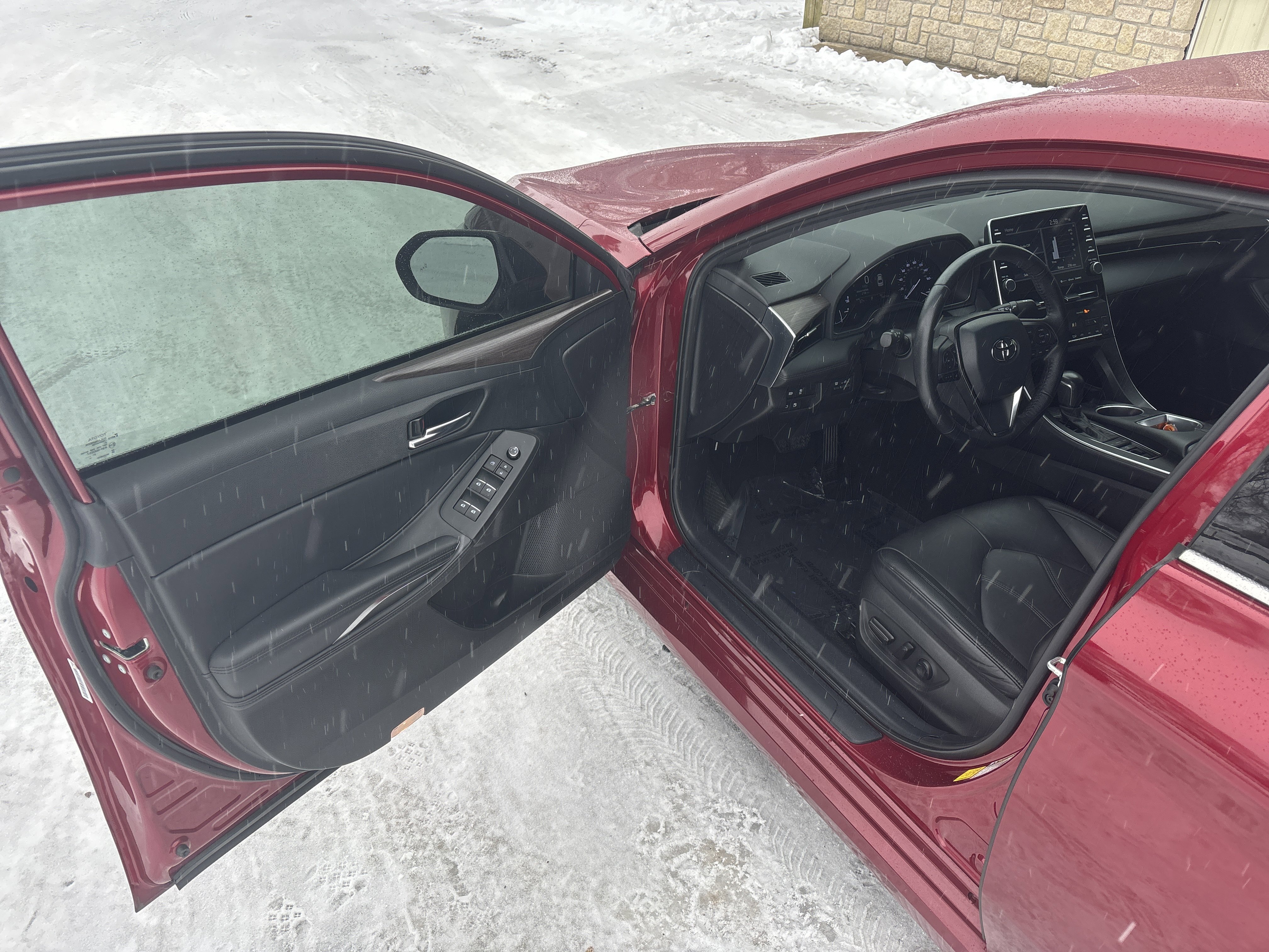 Used 2022 Toyota Avalon XLE FWD image 14