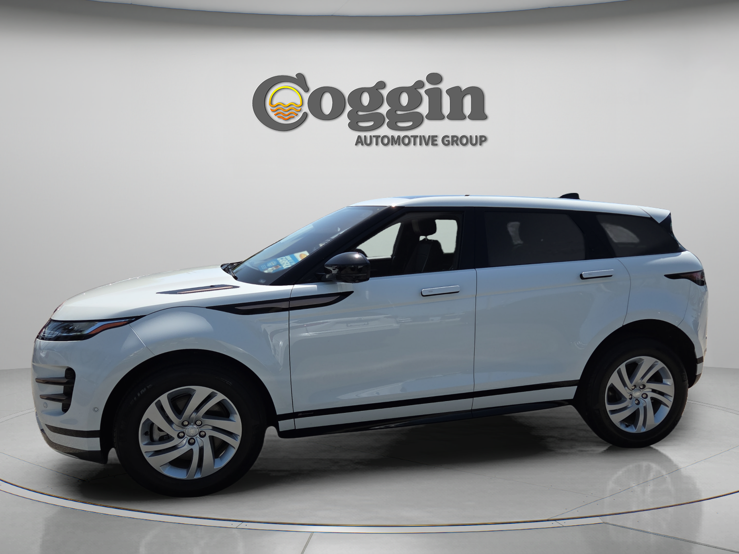 Used 2021 Land Rover Range Rover Evoque R-Dynamic S AWD/4WD image 2