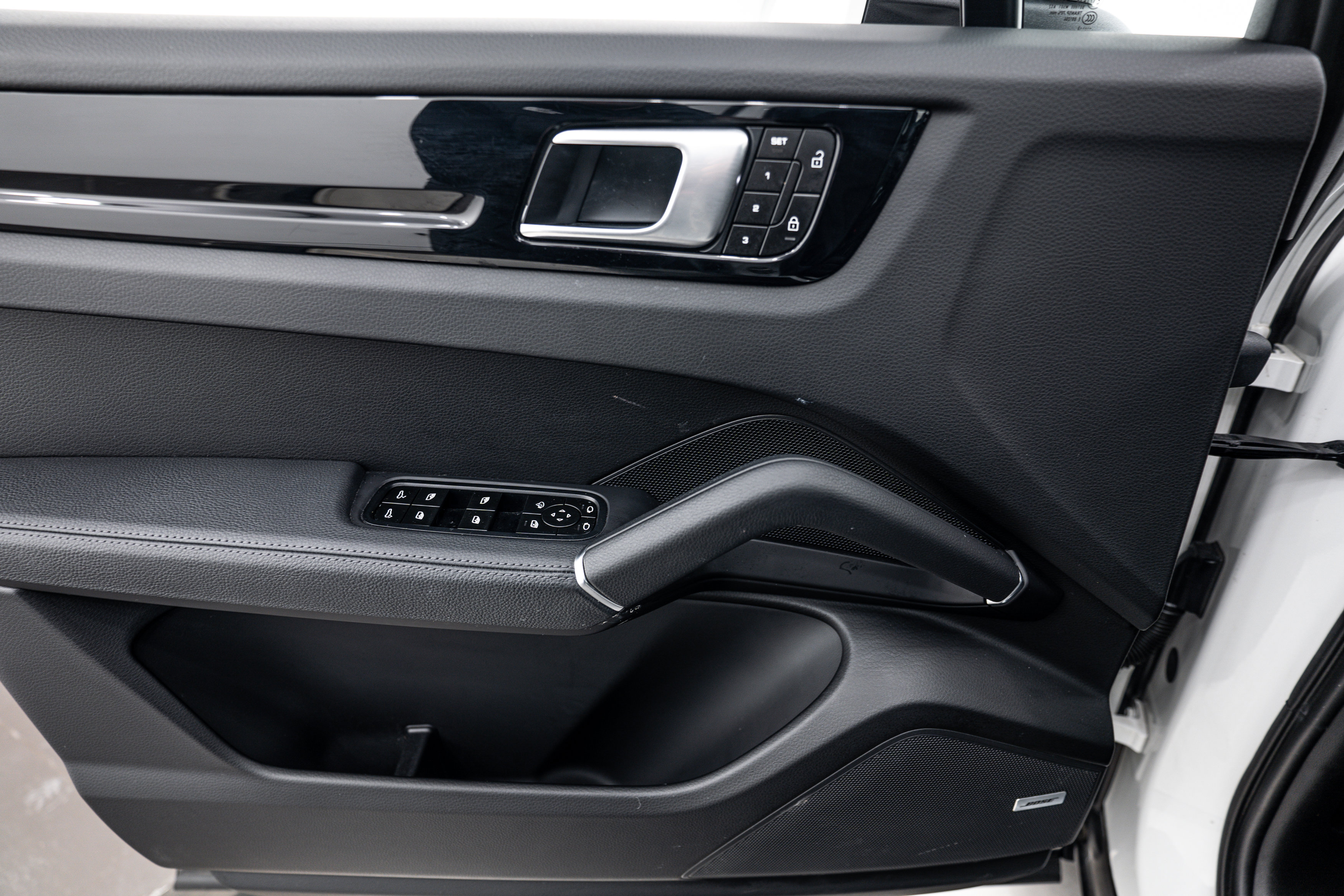 Certified 2023 Porsche Cayenne image 18