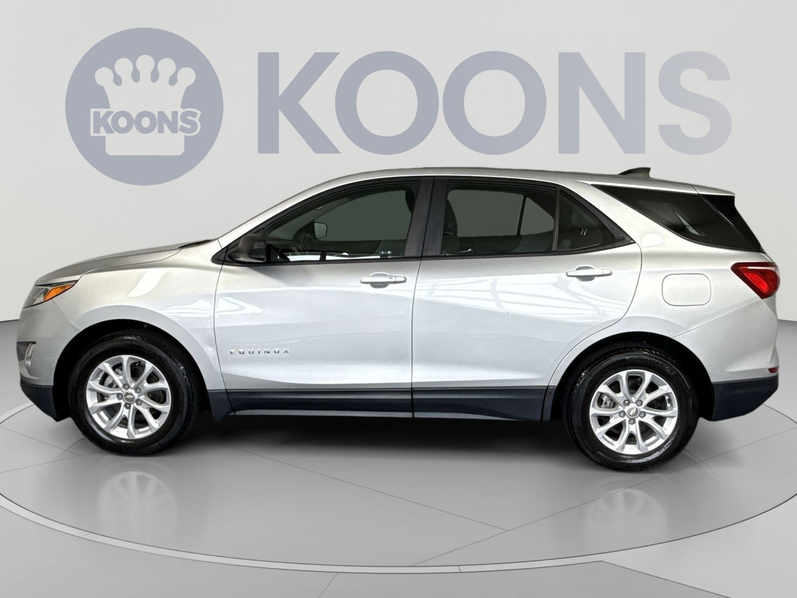Used 2021 Chevrolet Equinox LS FWD image 2
