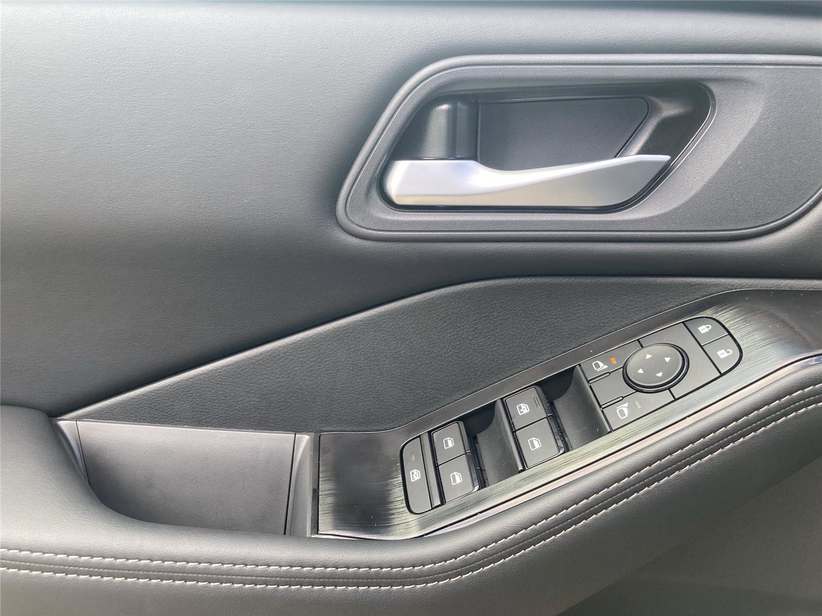 New 2026 Nissan Rogue SV image 24