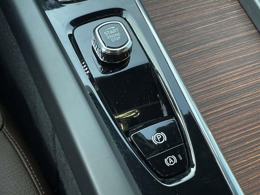 Used 2023 Volvo XC60 B5 Plus w/ Climate Package image 21