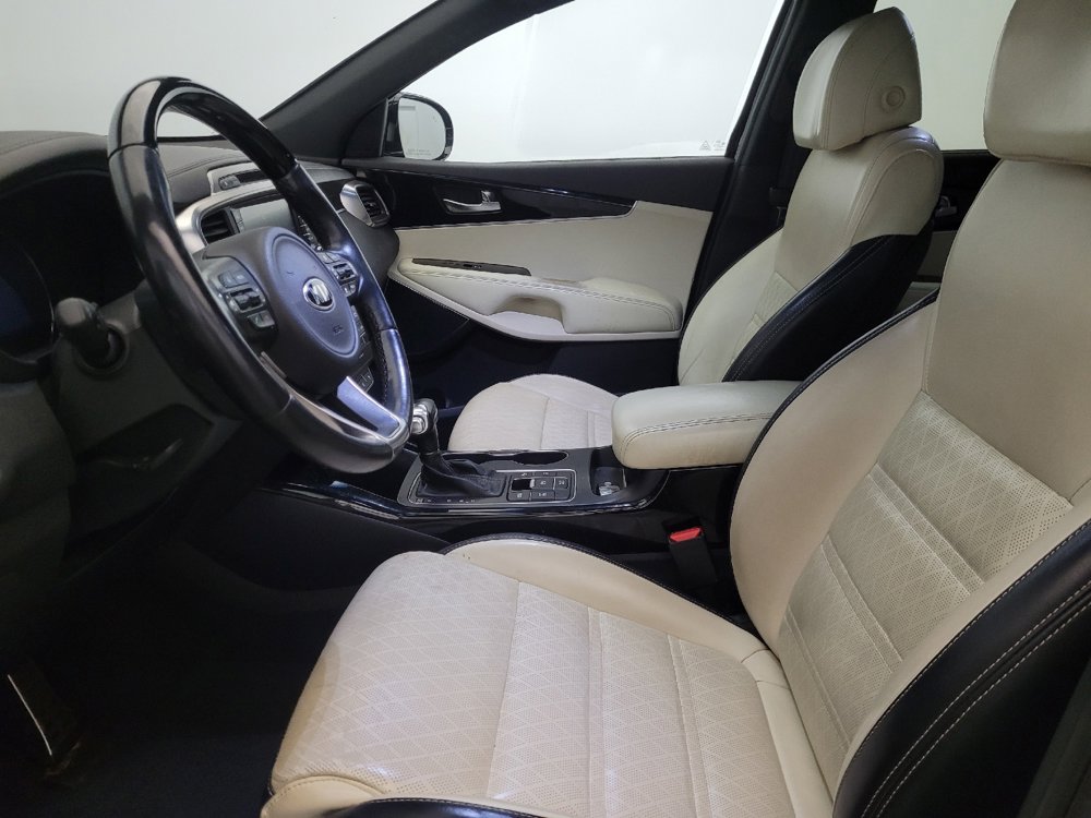 Used 2017 Kia Sorento SX image 17