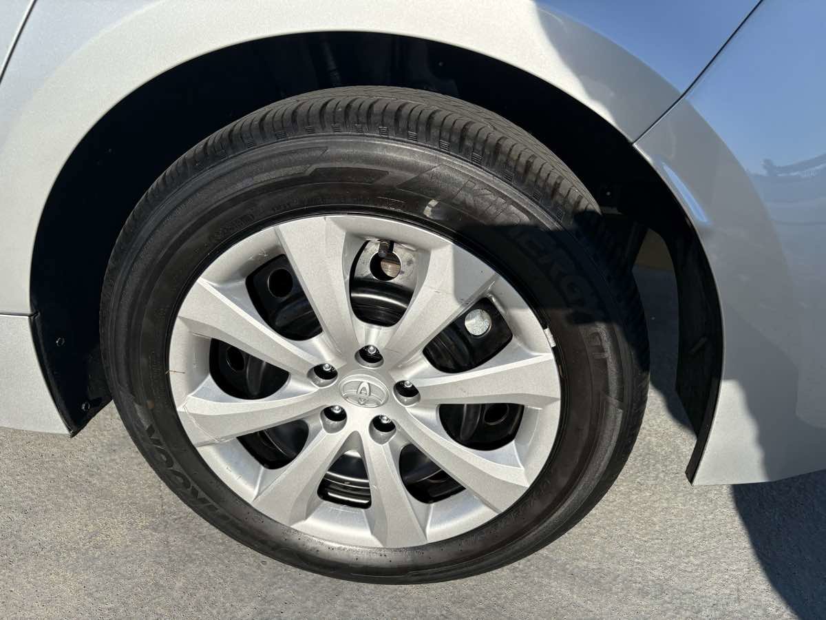 Used 2025 Toyota Corolla LE image 12