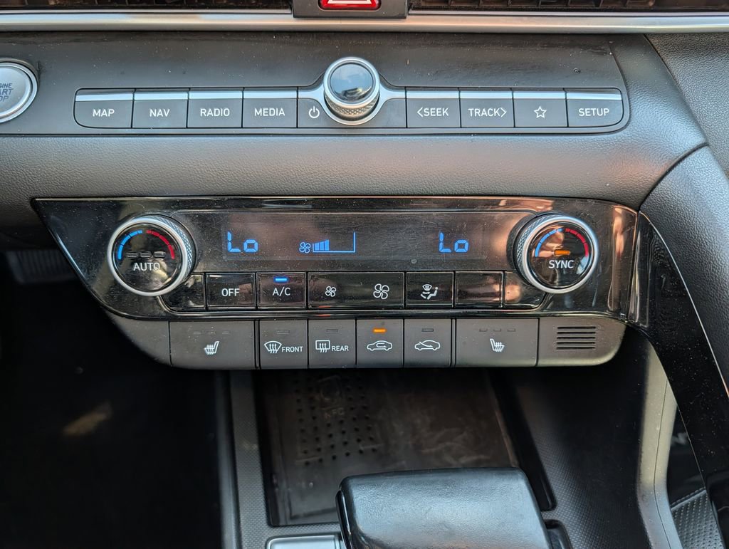 Used 2022 Hyundai Elantra Limited image 23