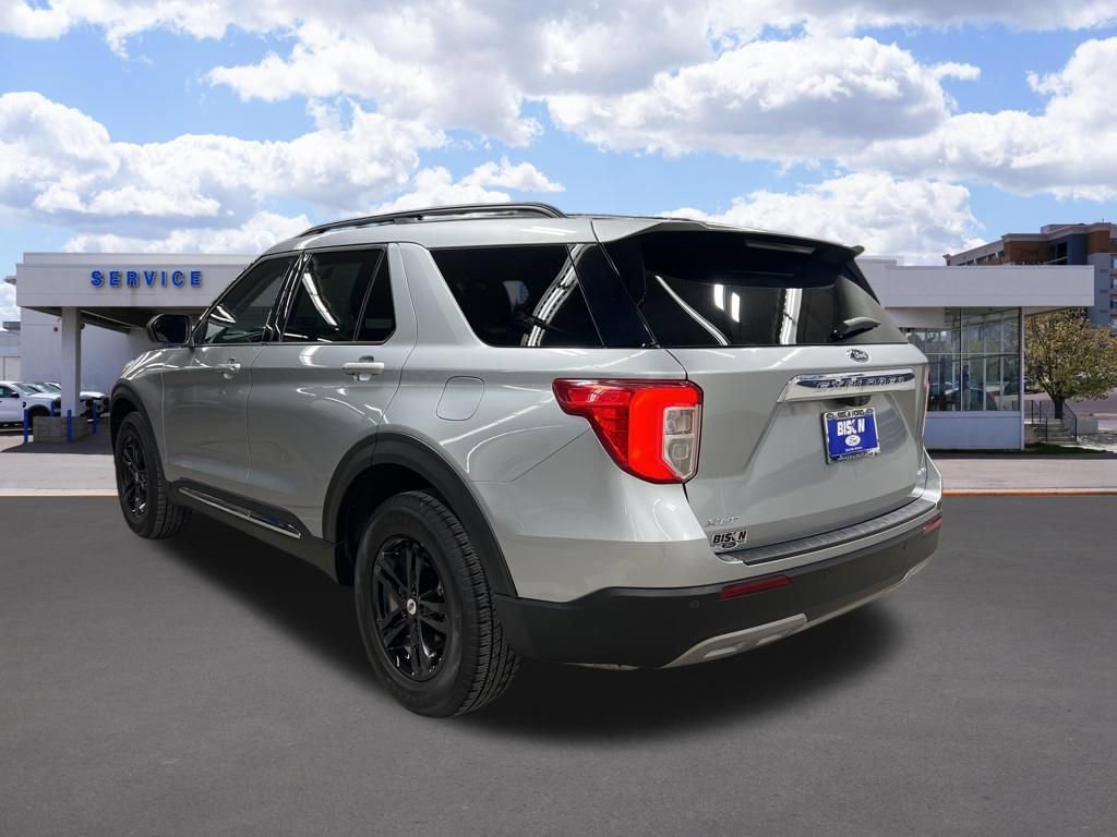 Used 2022 Ford Explorer XLT w/ Equipment Group 202A image 5