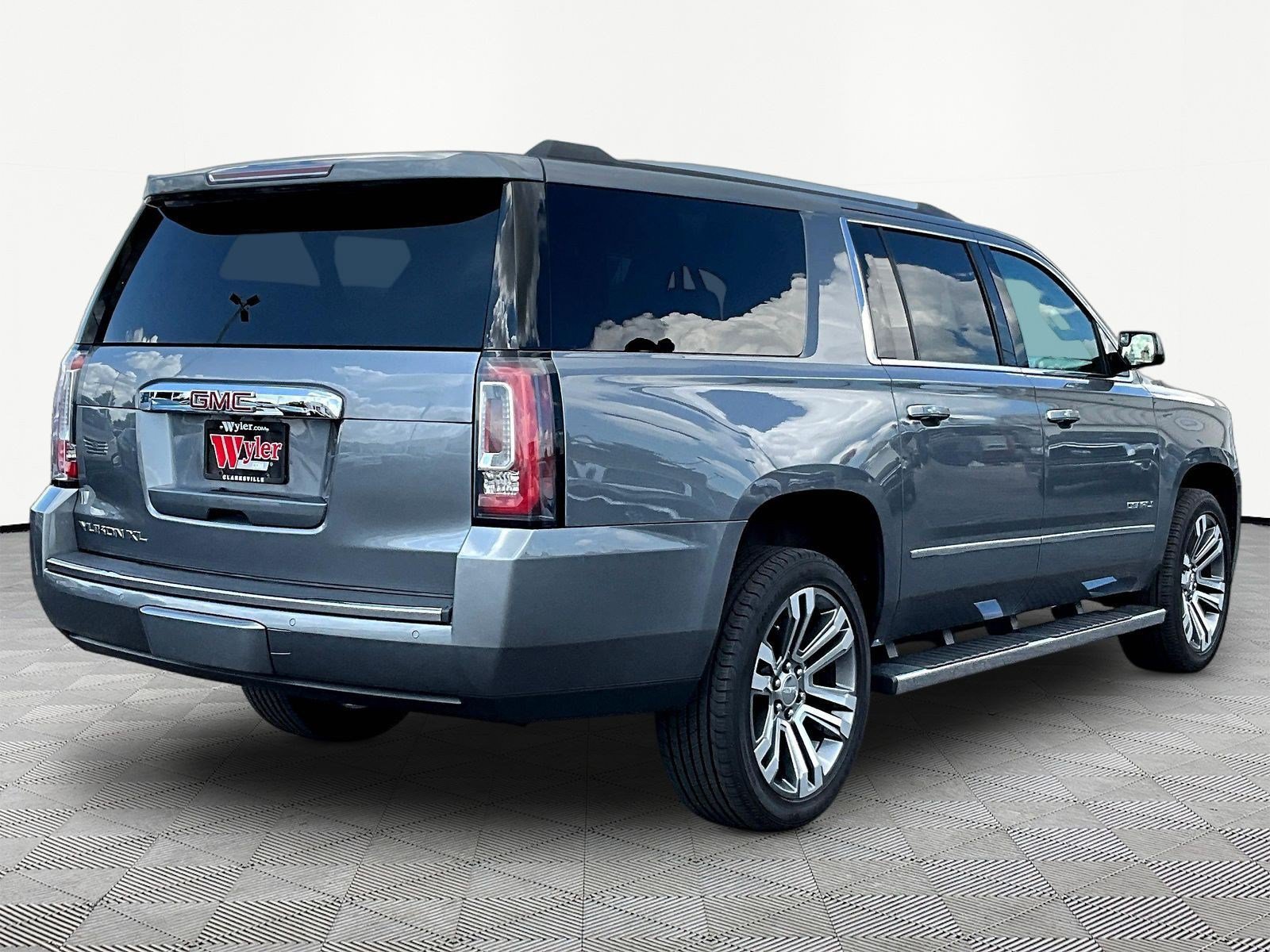 Used 2019 GMC Yukon XL Denali w/ Denali Ultimate Package AWD/4WD image 6