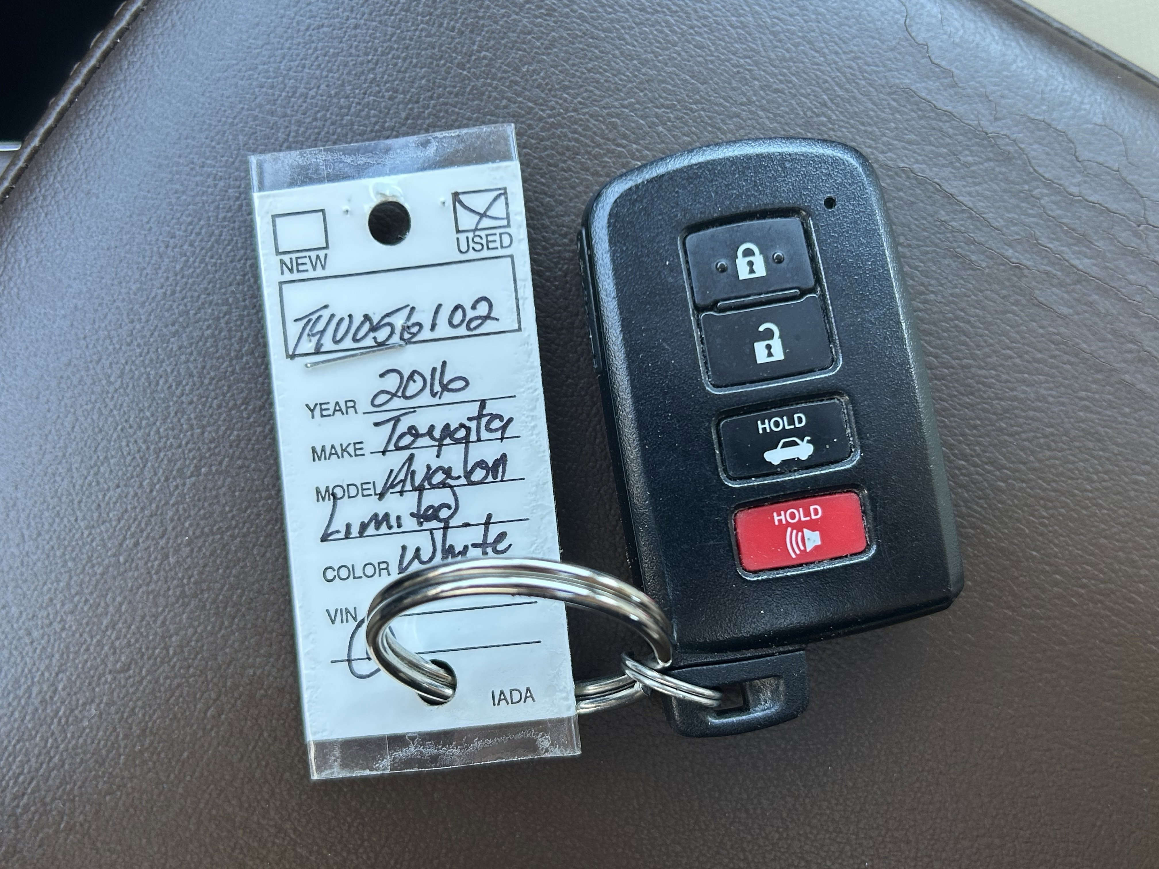 Used 2016 Toyota Avalon Limited w/ Toyota Safety Sense Package FWD image 35