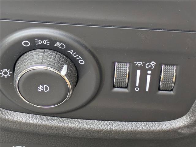 Used 2023 Jeep Grand Cherokee L Summit w/ Luxury Tech Group V image 12