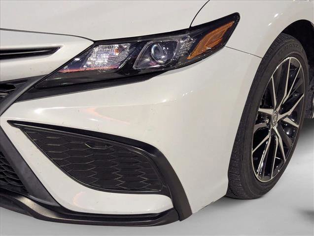 Used 2023 Toyota Camry SE image 10