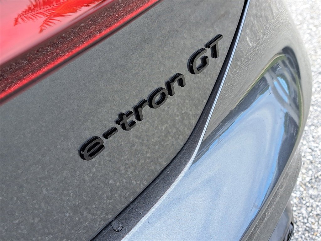 New 2026 Audi RS e-tron GT Base image 6