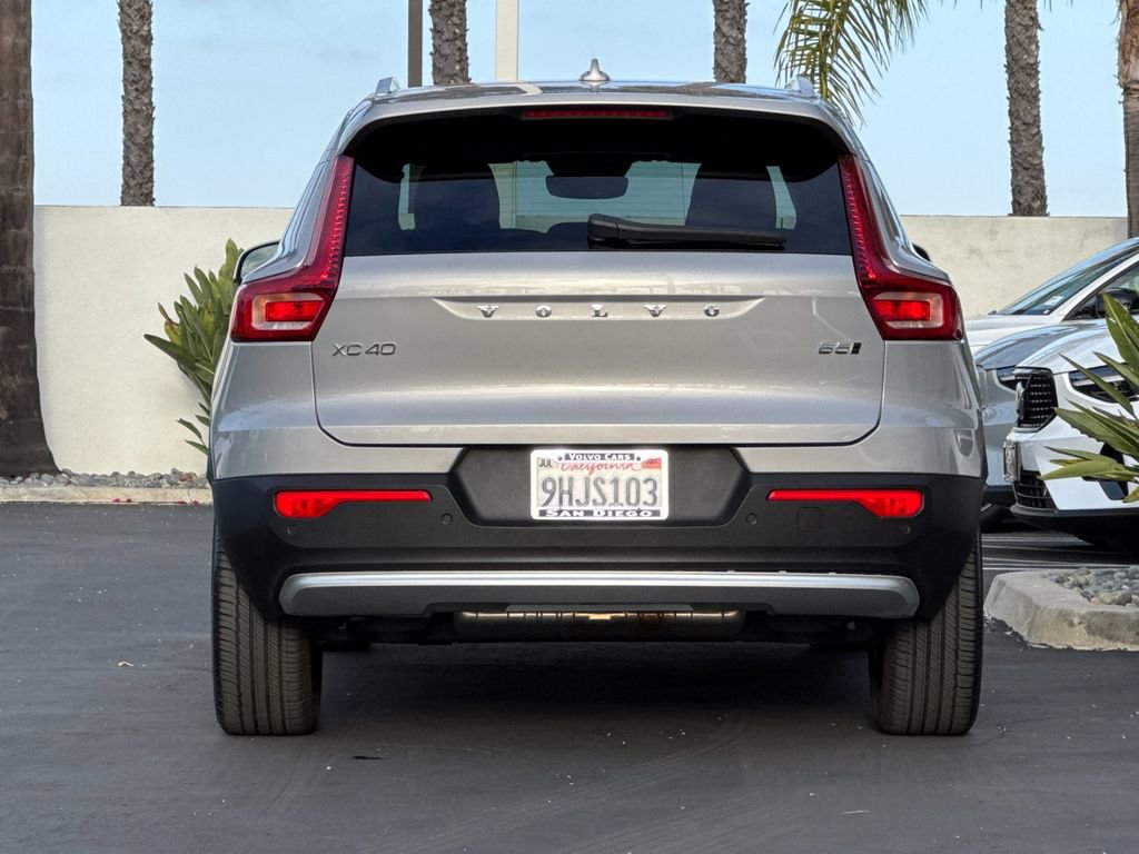 Certified 2023 Volvo XC40 B5 Ultimate image 4