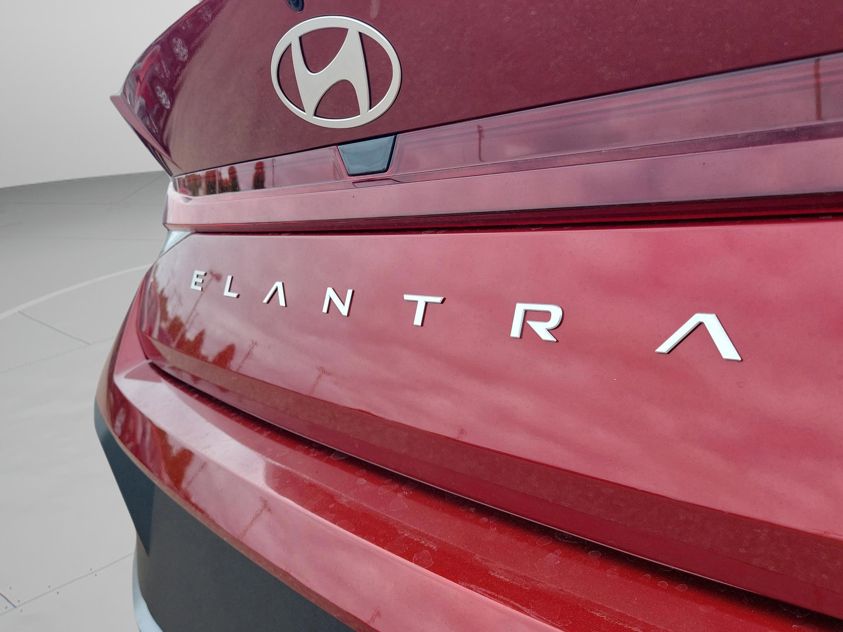 New 2026 Hyundai Elantra SE image 32