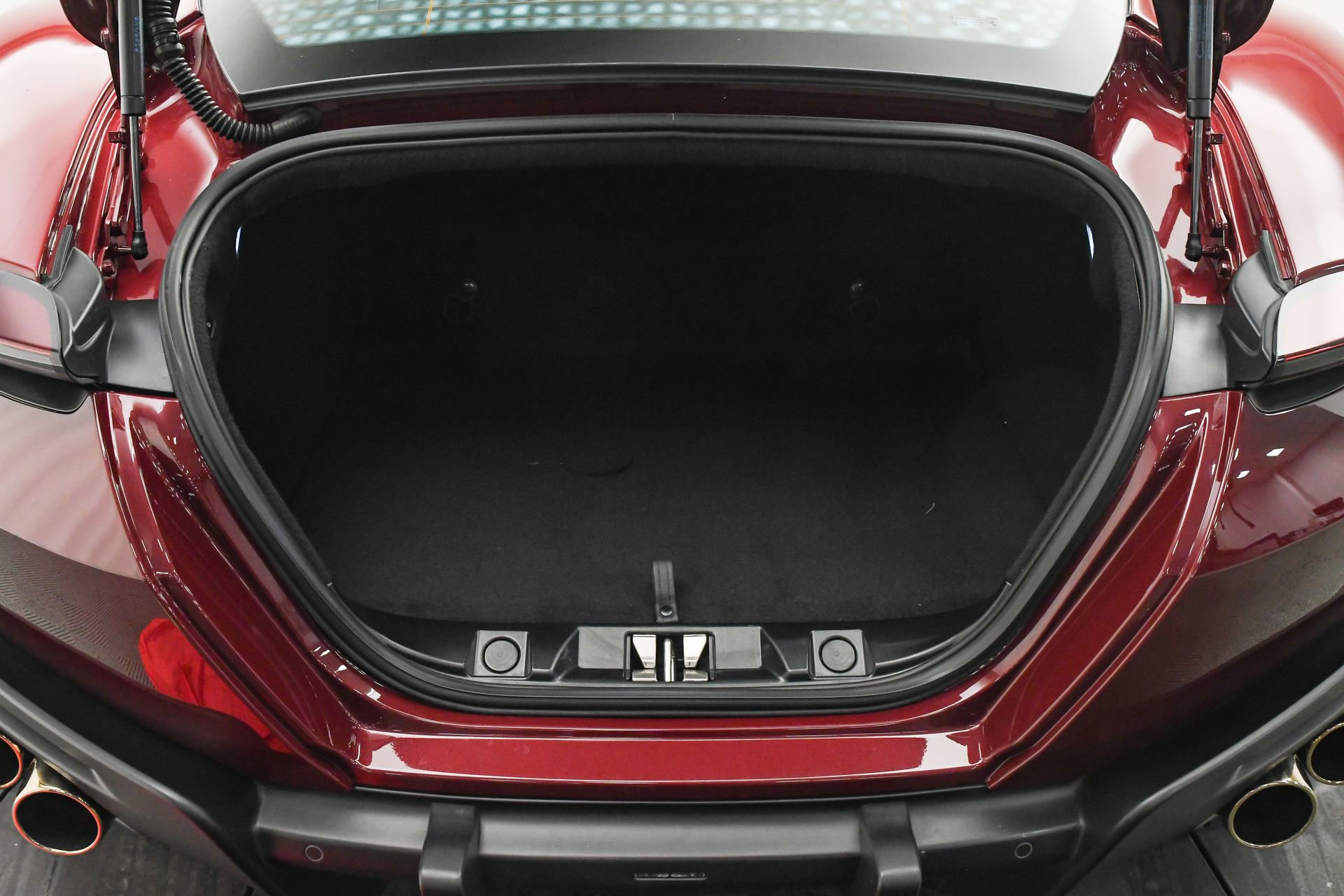 Used 2023 Ferrari Roma image 8