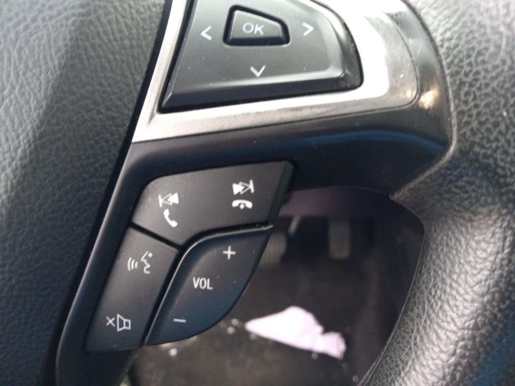 Used 2020 Ford Fusion SE FWD image 25