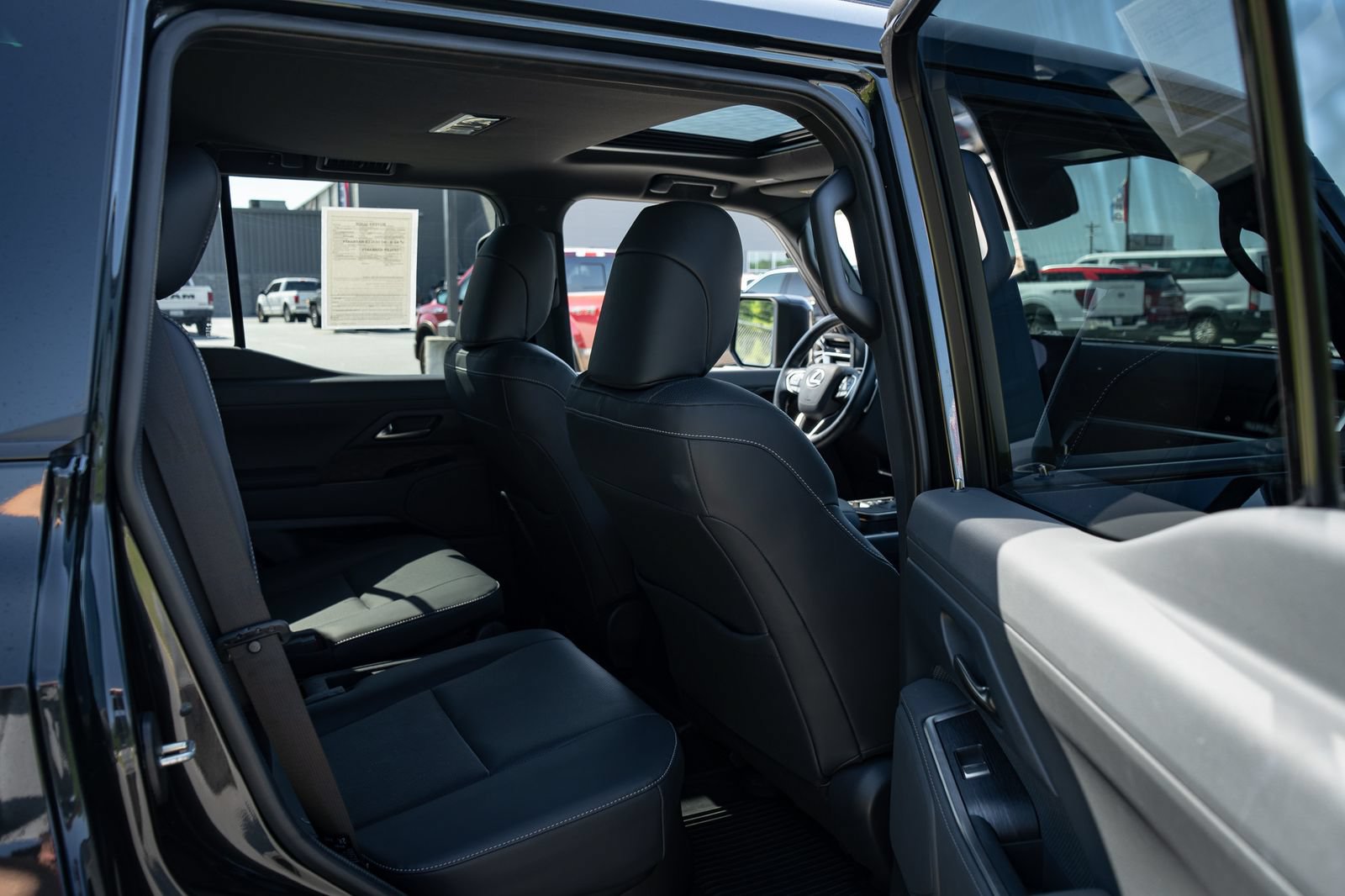 Used 2024 Lexus GX 550 w/ Accessory Package (2T) AWD/4WD image 35