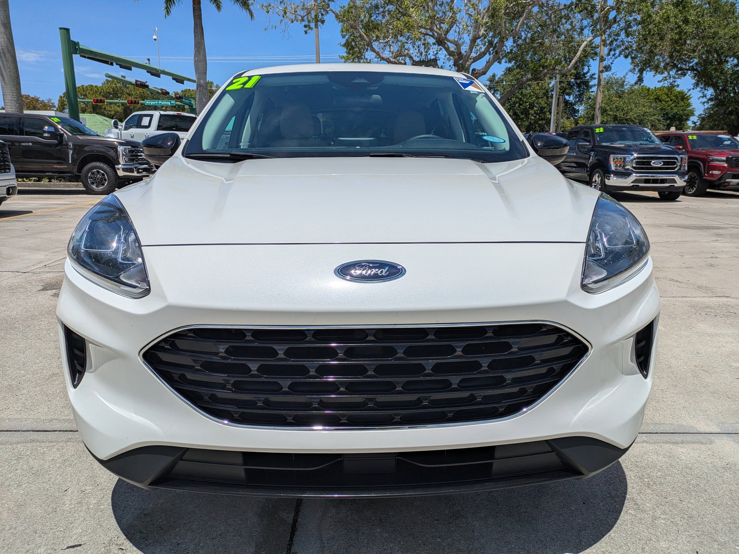 Used 2021 Ford Escape SE w/ SE Sport Appearance Package FWD image 8