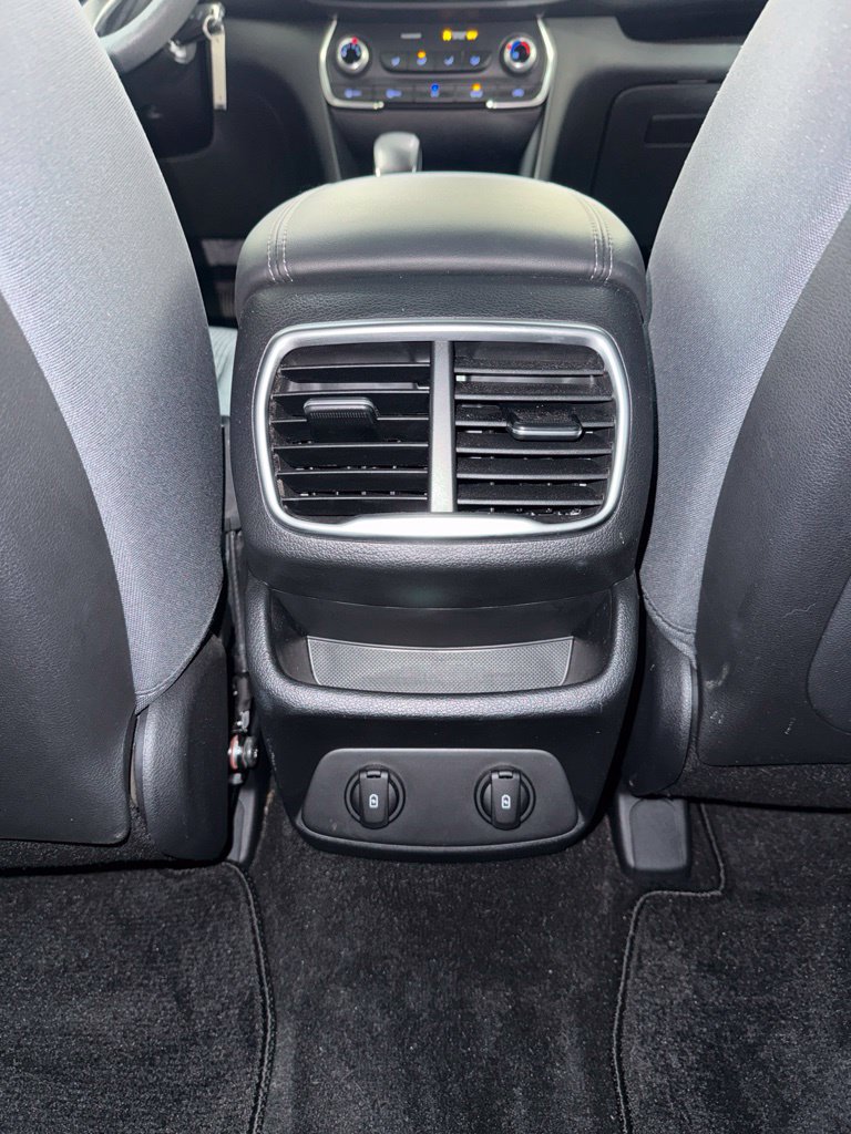Used 2020 Hyundai Santa Fe SE AWD/4WD image 26