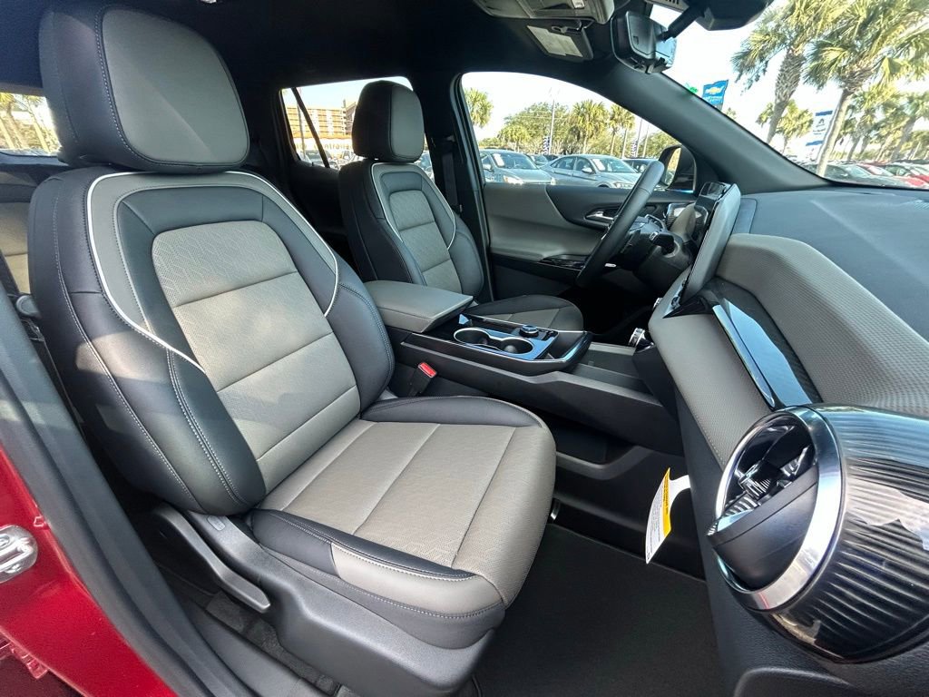 New 2026 Chevrolet Equinox LT w/ Convenience Package II image 25