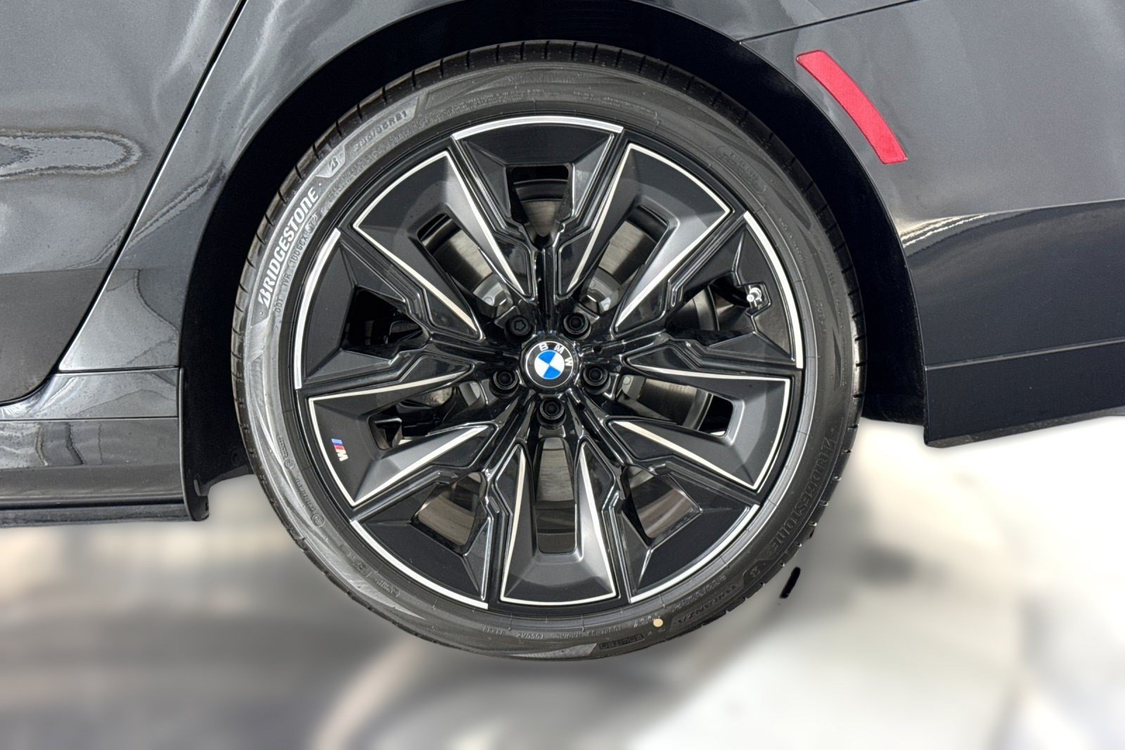 New 2026 BMW 750e xDrive w/ Premium Package AWD/4WD image 13