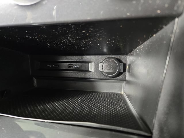 Used 2021 Volkswagen Tiguan S FWD image 25