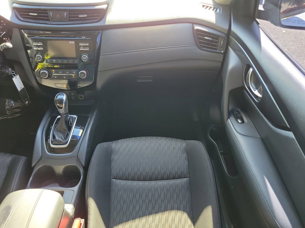 Used 2017 Nissan Rogue S image 20