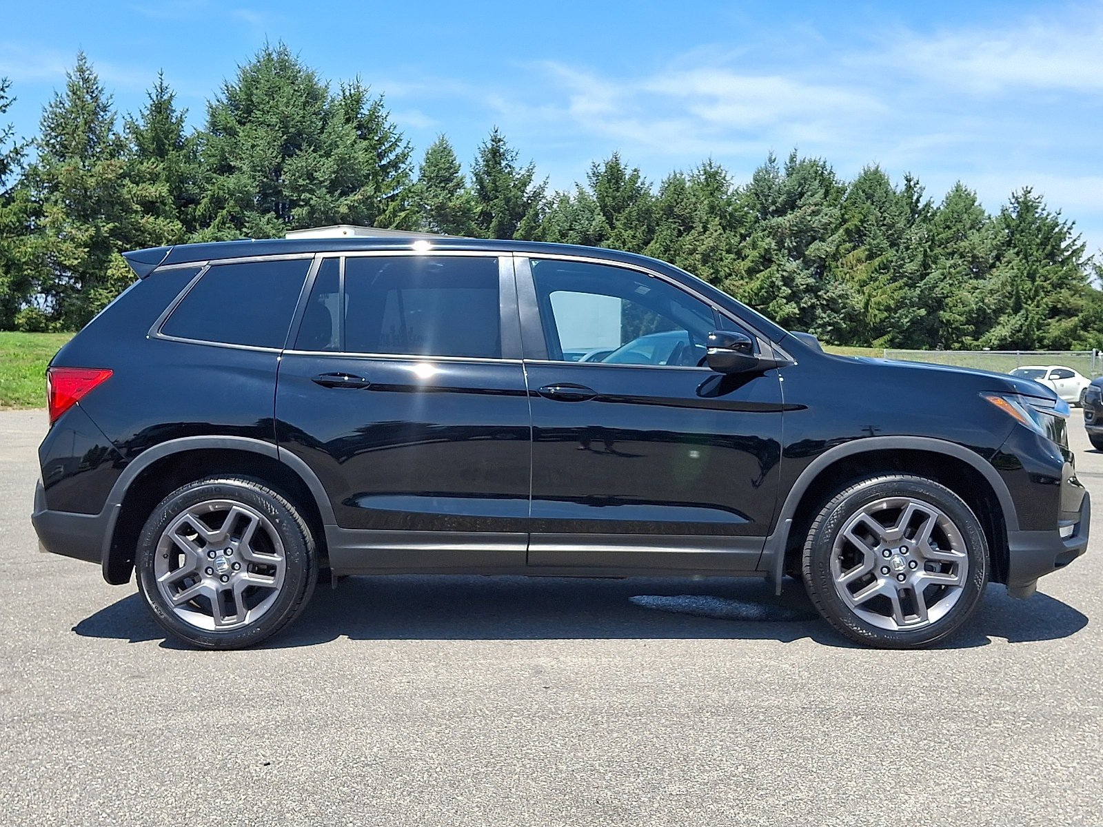 Used 2023 Honda Passport EX-L image 12