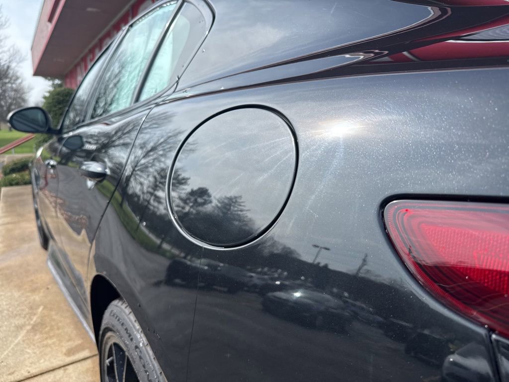 Used 2018 Alfa Romeo Giulia Quadrifoglio image 14