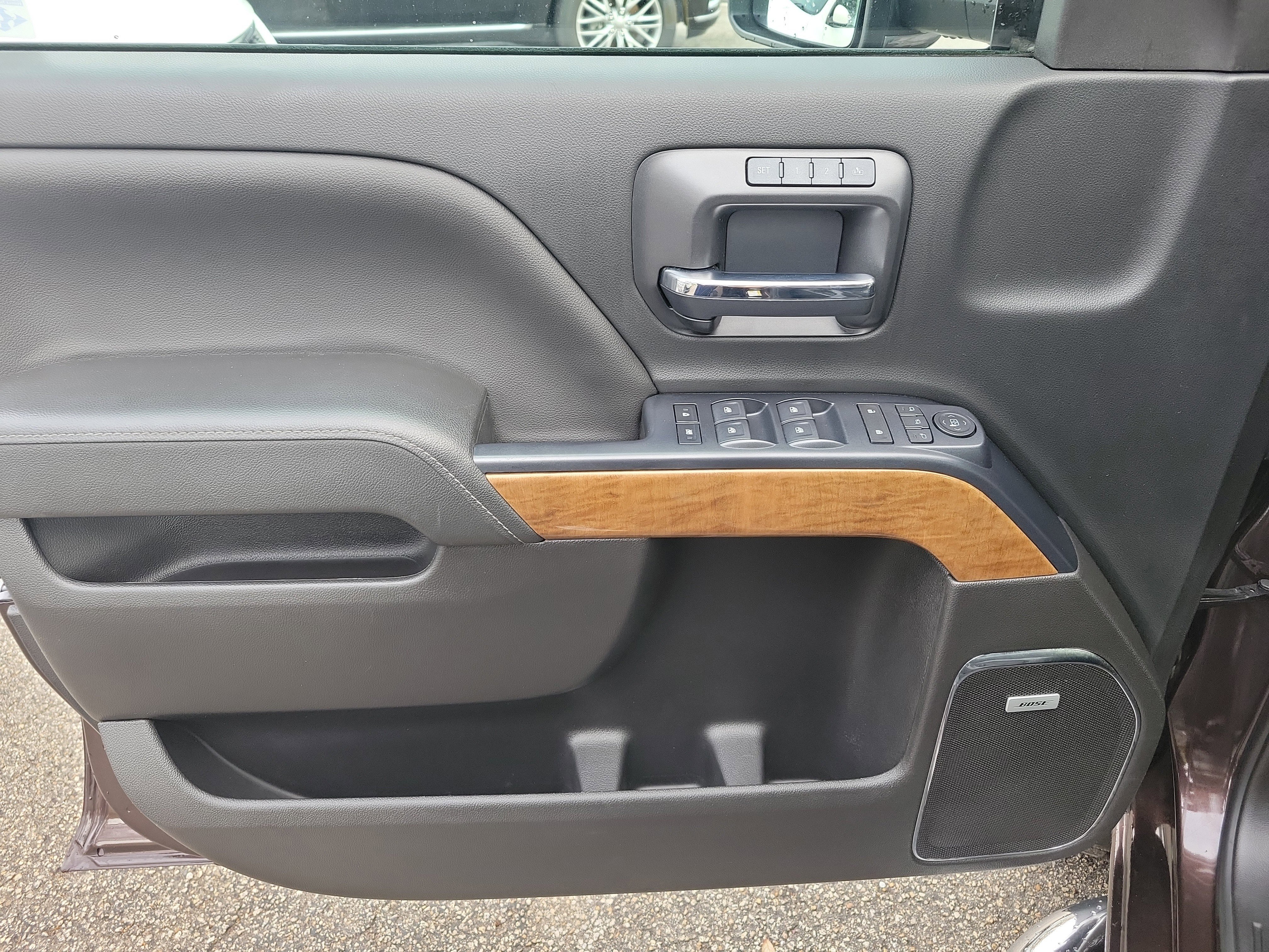 Used 2016 Chevrolet Silverado 2500 LTZ w/ LTZ Plus Package image 19