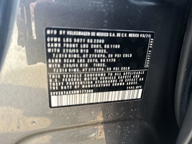 Used 2024 Volkswagen Tiguan SE image 35