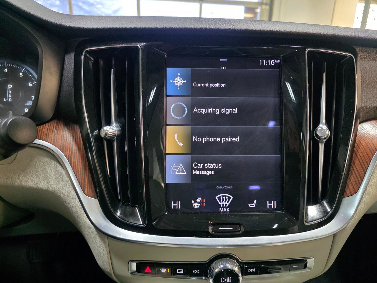 Used 2021 Volvo S60 T5 Momentum w/ Premium Package image 31