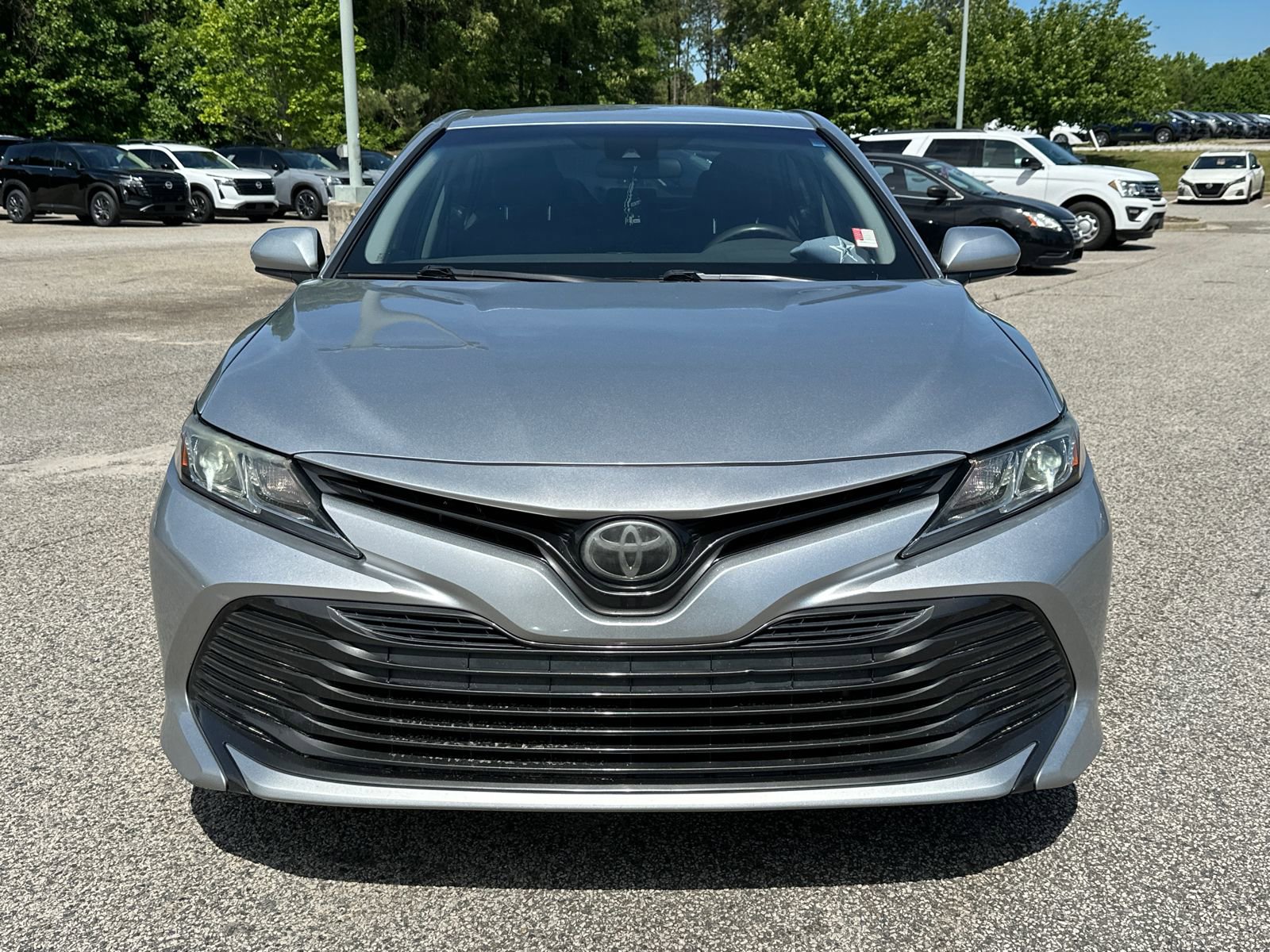 Used 2018 Toyota Camry FWD image 2