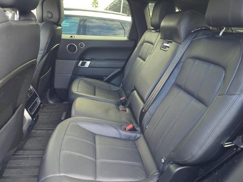 Used 2020 Land Rover Range Rover Sport HSE image 6