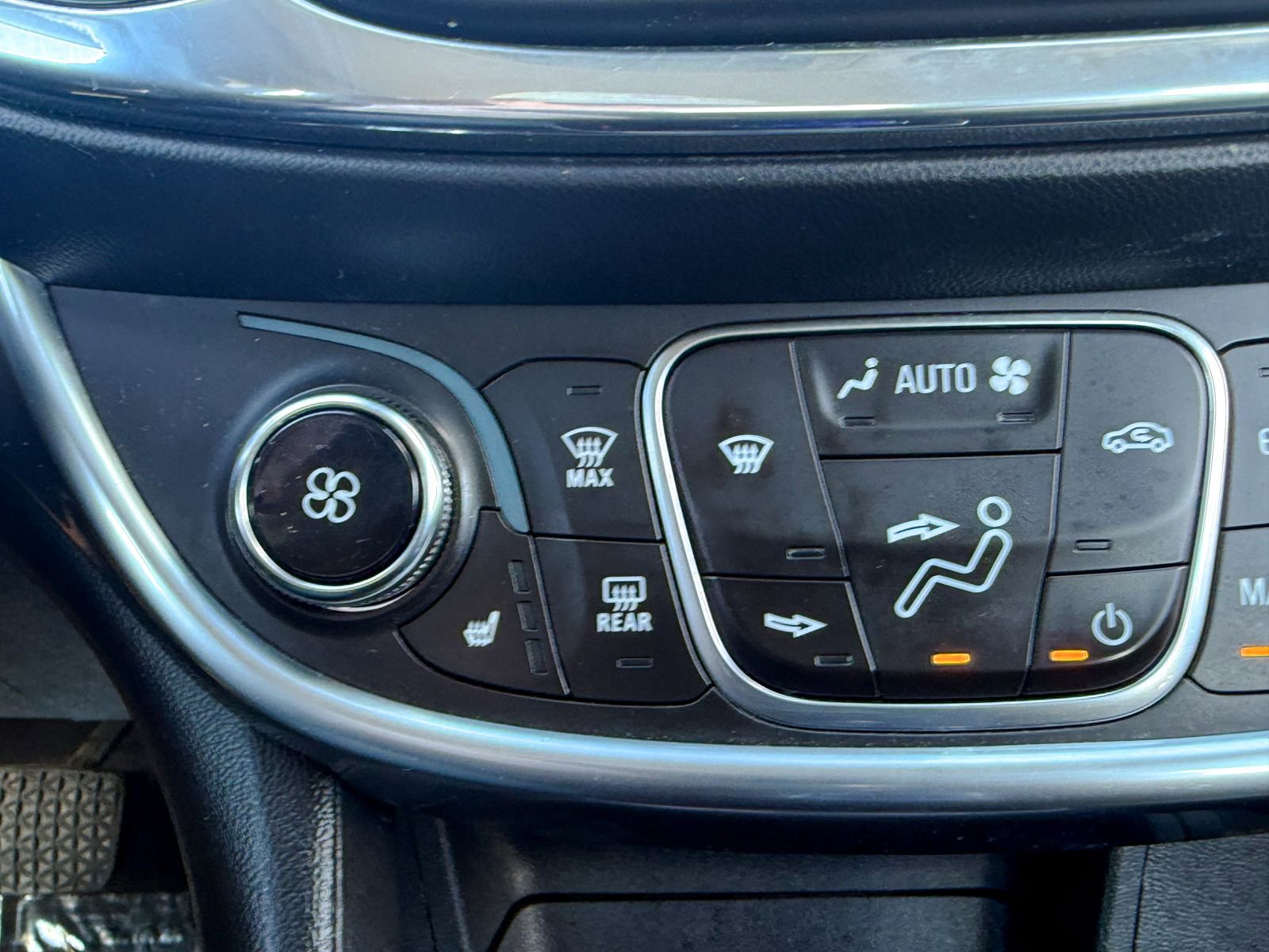 Certified 2018 Chevrolet Volt Premier w/ Driver Confidence Package image 32